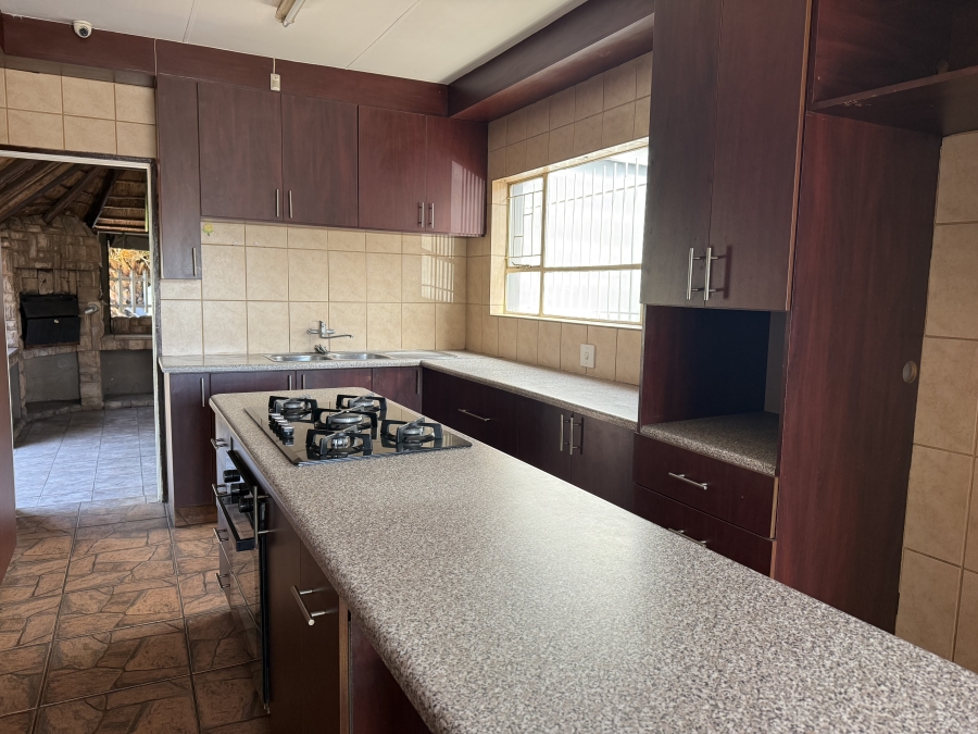 4 Bedroom Property for Sale in Vanderbijlpark SE 6 Gauteng