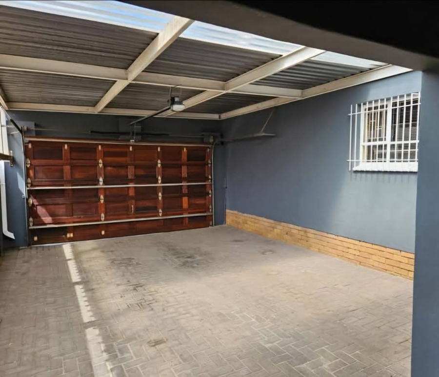 4 Bedroom Property for Sale in Vanderbijlpark SE 6 Gauteng