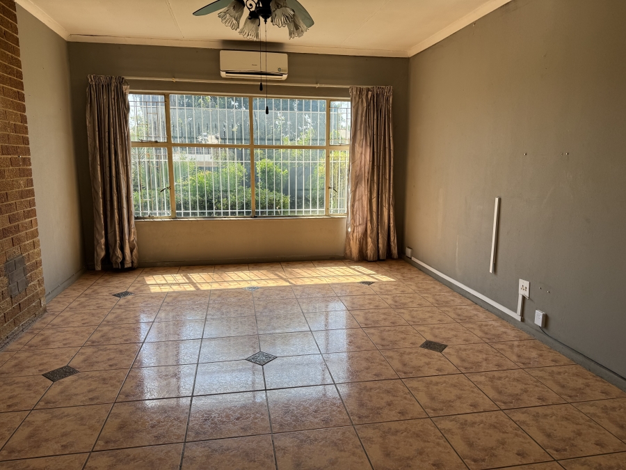 4 Bedroom Property for Sale in Vanderbijlpark SE 6 Gauteng