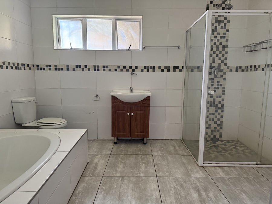 4 Bedroom Property for Sale in Vanderbijlpark SE 6 Gauteng