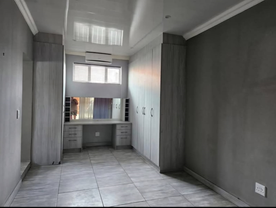 4 Bedroom Property for Sale in Vanderbijlpark SE 6 Gauteng