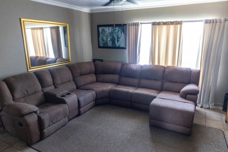 3 Bedroom Property for Sale in Birchleigh Gauteng