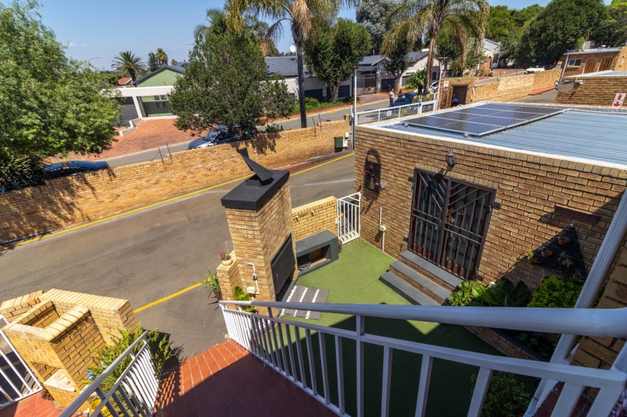 3 Bedroom Property for Sale in Birchleigh Gauteng