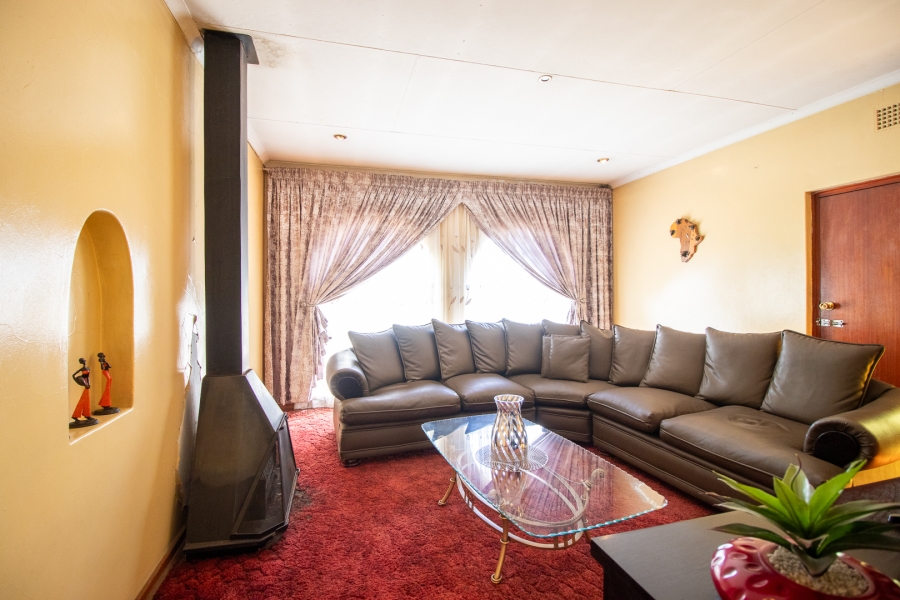 4 Bedroom Property for Sale in Dunnottar Gauteng