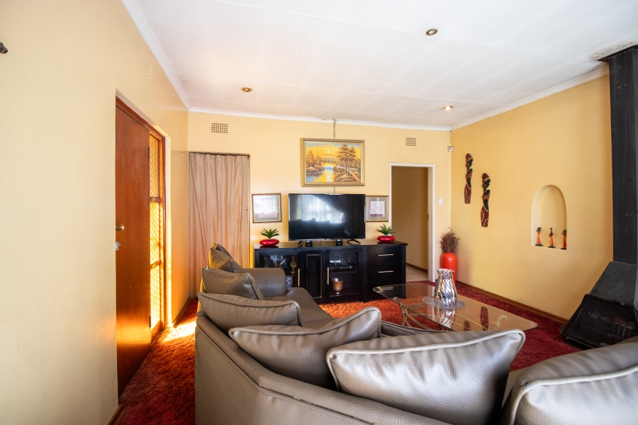 4 Bedroom Property for Sale in Dunnottar Gauteng