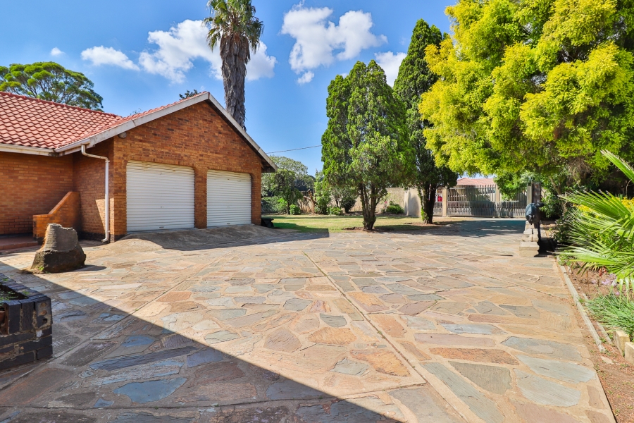 4 Bedroom Property for Sale in Dunnottar Gauteng