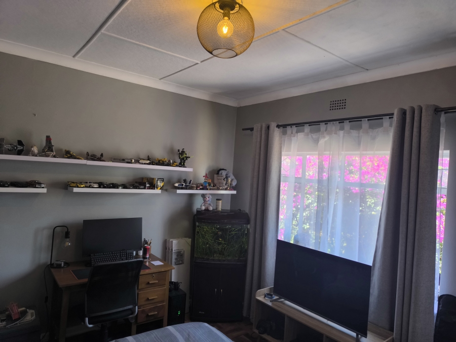 3 Bedroom Property for Sale in Linmeyer Gauteng