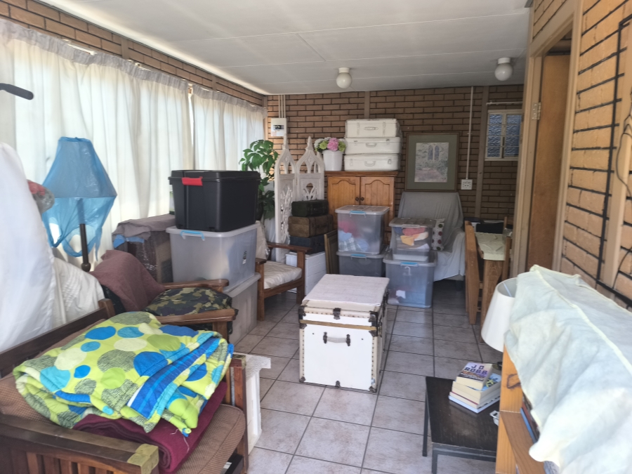 3 Bedroom Property for Sale in Linmeyer Gauteng