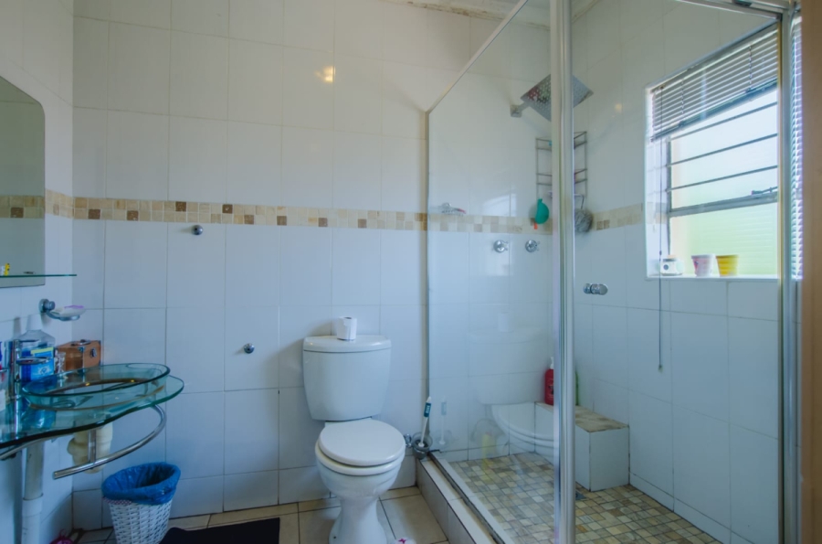 5 Bedroom Property for Sale in Eden Glen Gauteng