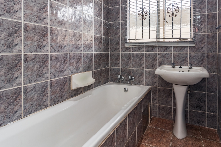 3 Bedroom Property for Sale in Protea Glen Gauteng