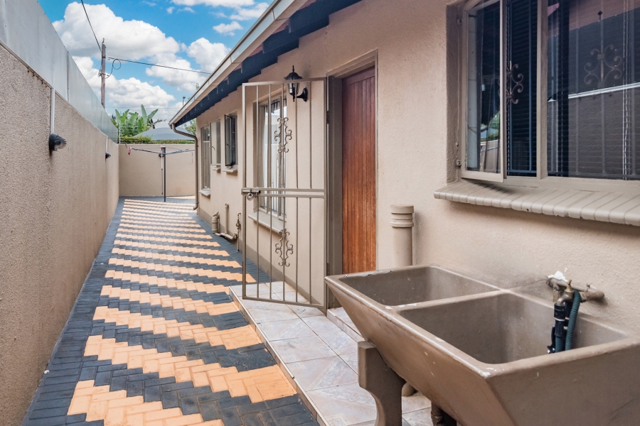 3 Bedroom Property for Sale in Protea Glen Gauteng