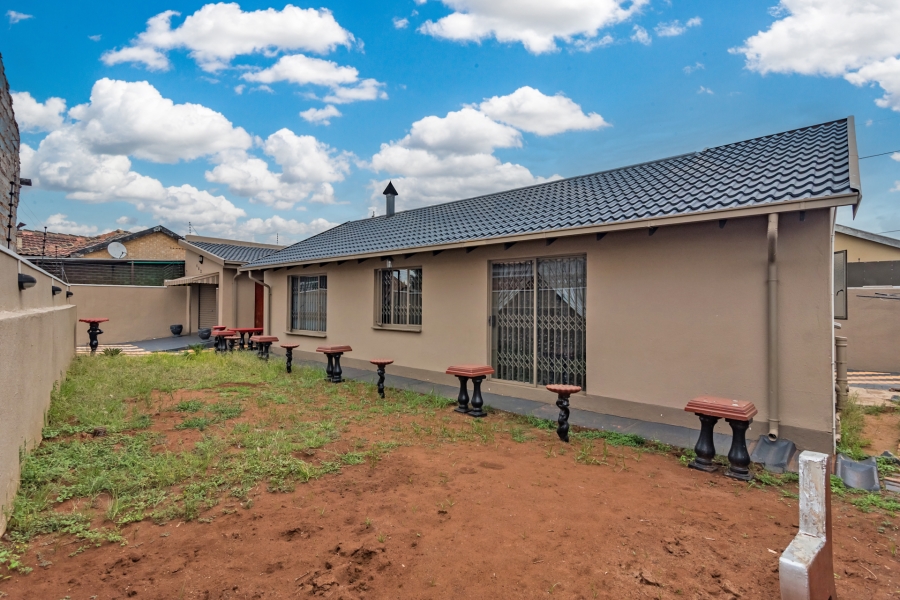 3 Bedroom Property for Sale in Protea Glen Gauteng