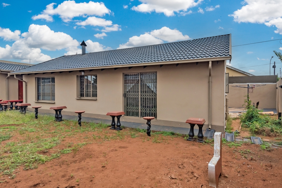 3 Bedroom Property for Sale in Protea Glen Gauteng