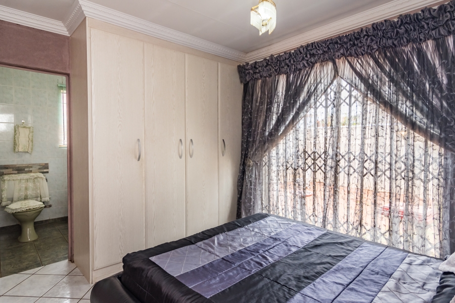 3 Bedroom Property for Sale in Protea Glen Gauteng