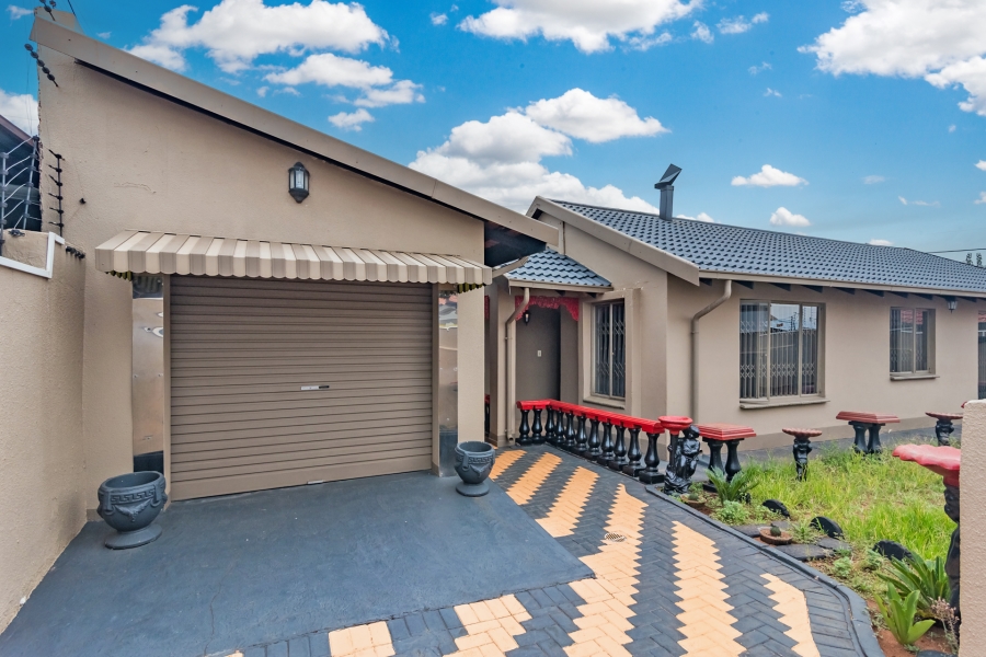 3 Bedroom Property for Sale in Protea Glen Gauteng