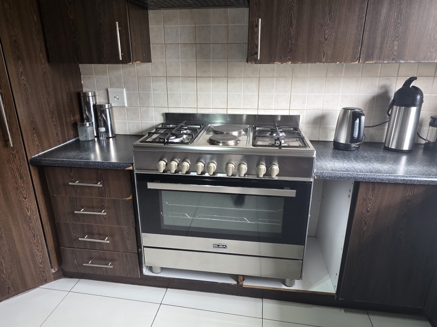 3 Bedroom Property for Sale in Fleurdal Gauteng