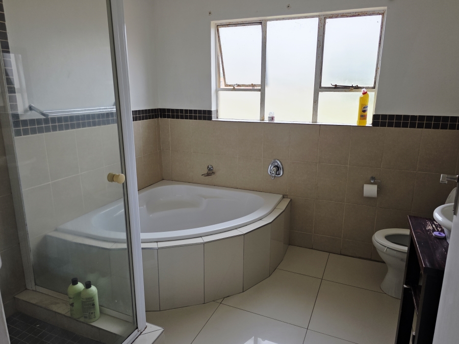 3 Bedroom Property for Sale in Fleurdal Gauteng