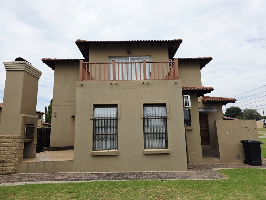 3 Bedroom Property for Sale in Fleurdal Gauteng