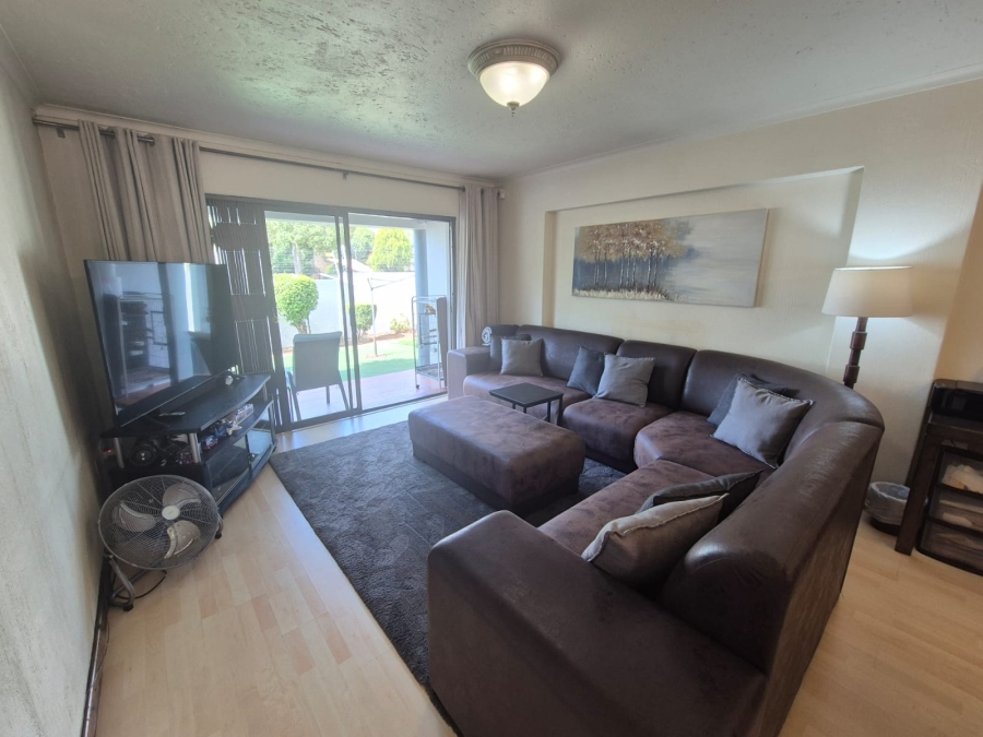 2 Bedroom Property for Sale in Glenvista Gauteng