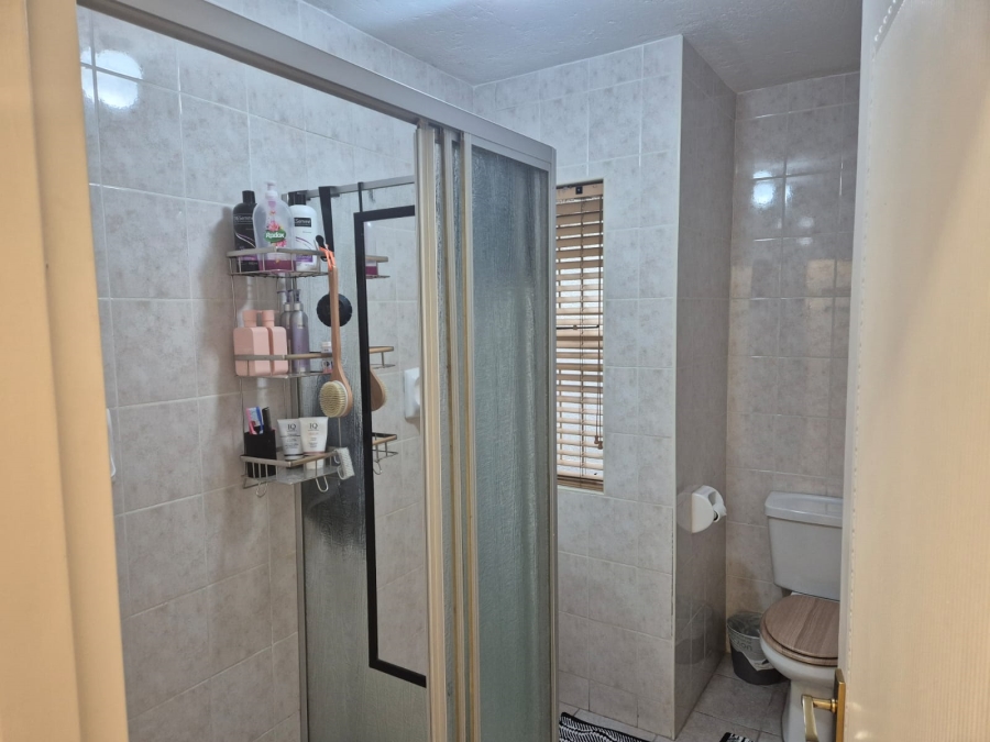 2 Bedroom Property for Sale in Glenvista Gauteng