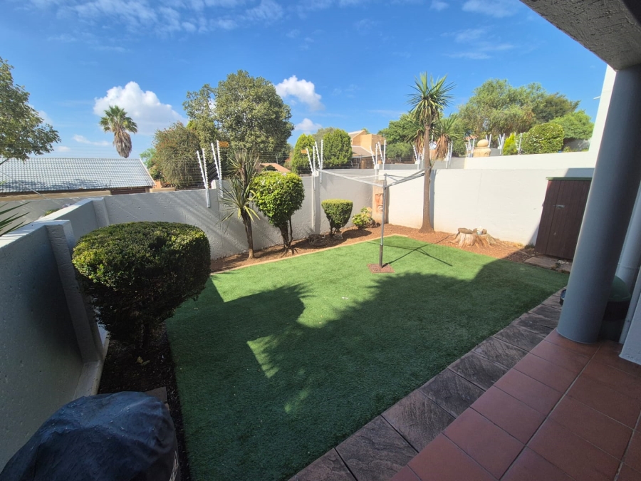 2 Bedroom Property for Sale in Glenvista Gauteng