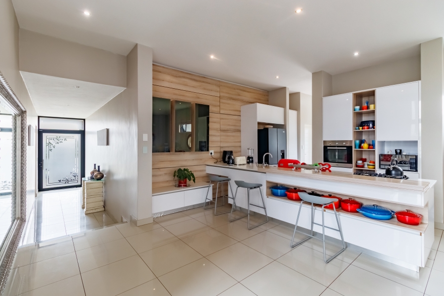 5 Bedroom Property for Sale in Midstream Estate Gauteng