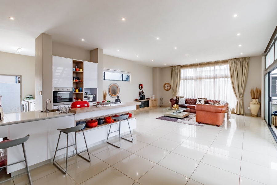 5 Bedroom Property for Sale in Midstream Estate Gauteng