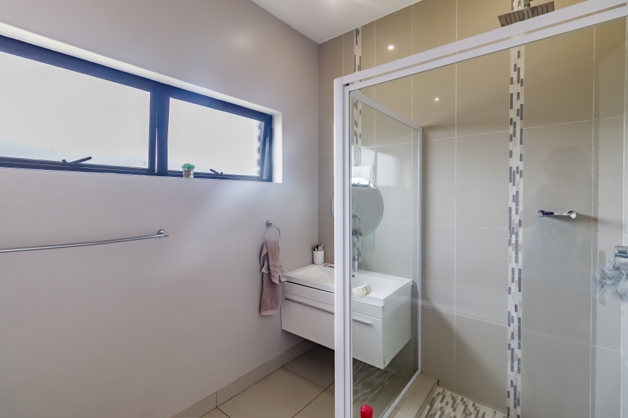 5 Bedroom Property for Sale in Midstream Estate Gauteng