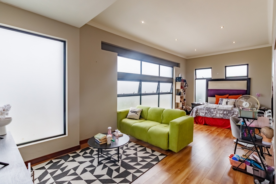 5 Bedroom Property for Sale in Midstream Estate Gauteng