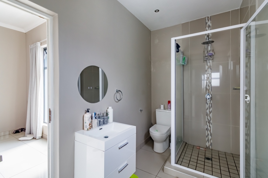 5 Bedroom Property for Sale in Midstream Estate Gauteng