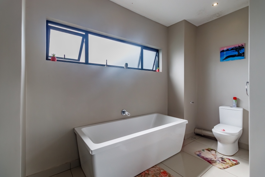 5 Bedroom Property for Sale in Midstream Estate Gauteng