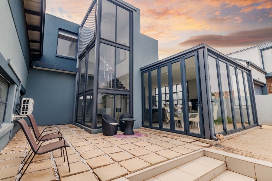 5 Bedroom Property for Sale in Midstream Estate Gauteng