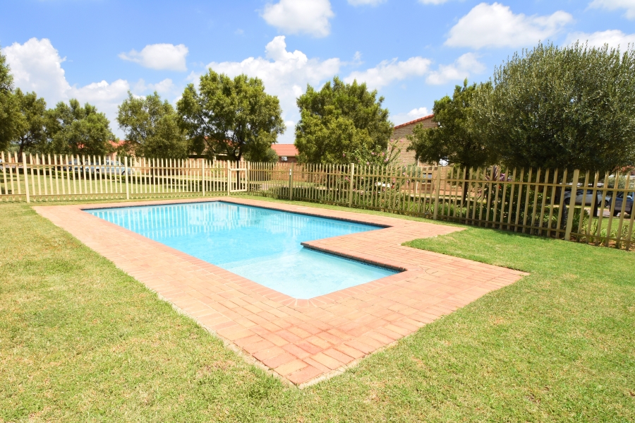To Let 2 Bedroom Property for Rent in Craigavon Gauteng