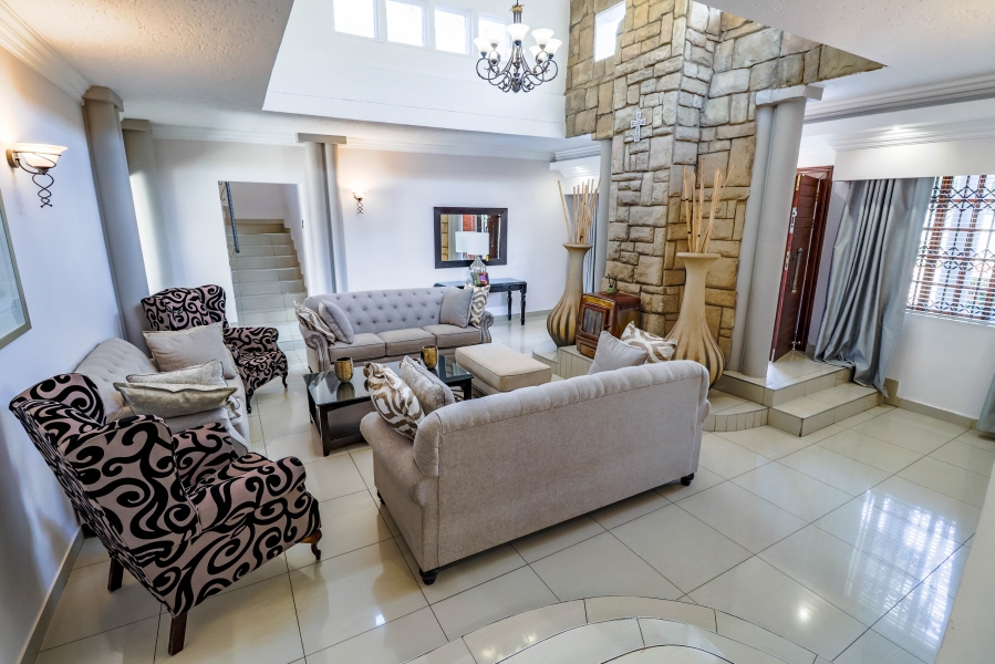 6 Bedroom Property for Sale in Eldoraigne Gauteng