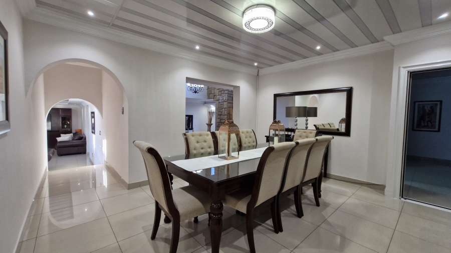6 Bedroom Property for Sale in Eldoraigne Gauteng