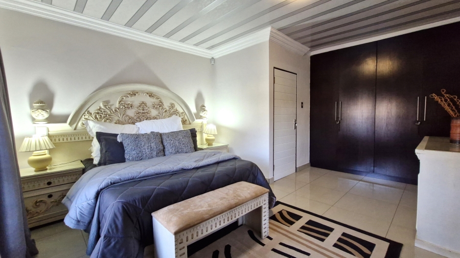 6 Bedroom Property for Sale in Eldoraigne Gauteng