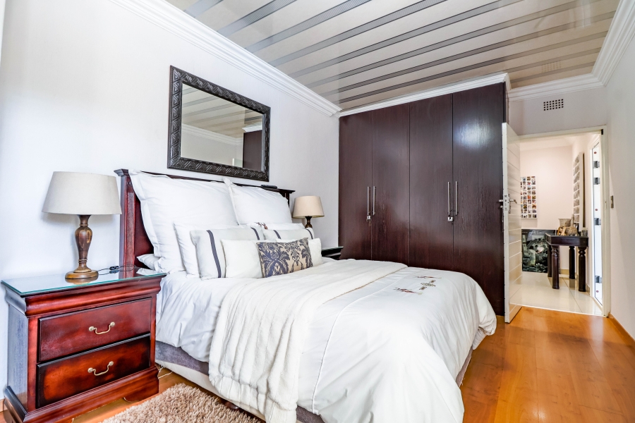 6 Bedroom Property for Sale in Eldoraigne Gauteng