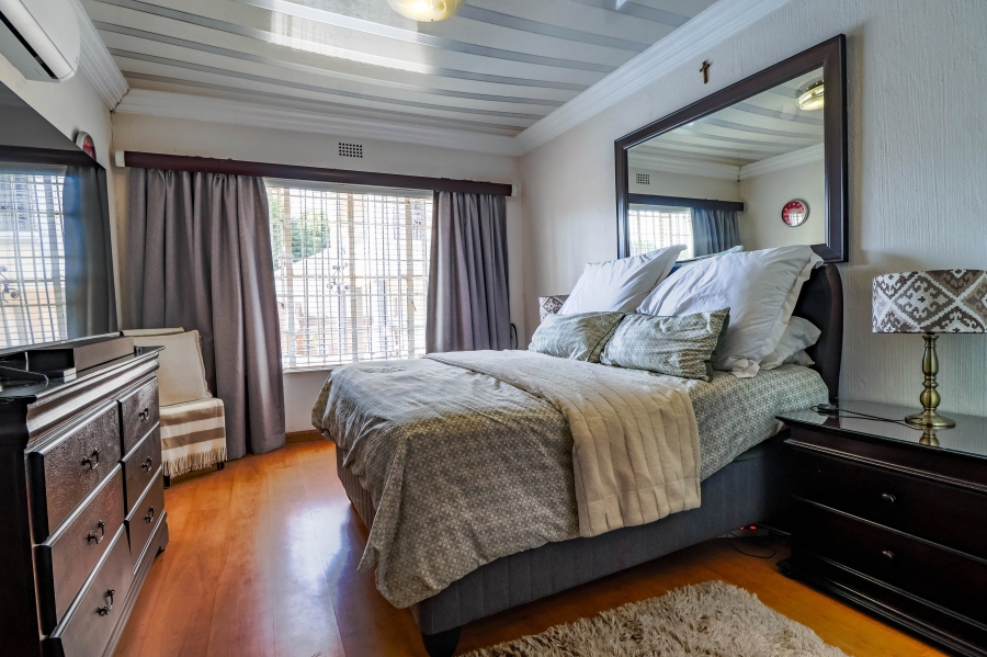 6 Bedroom Property for Sale in Eldoraigne Gauteng