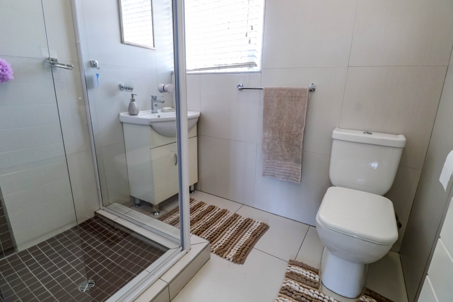 6 Bedroom Property for Sale in Eldoraigne Gauteng