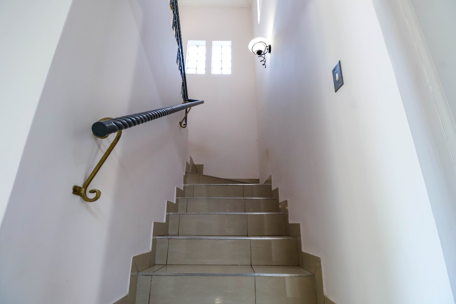 6 Bedroom Property for Sale in Eldoraigne Gauteng