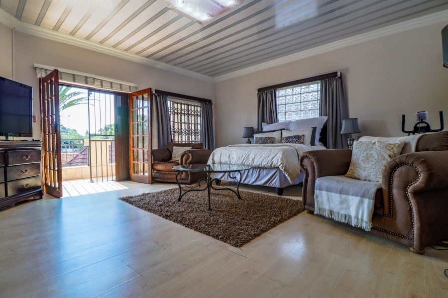 6 Bedroom Property for Sale in Eldoraigne Gauteng