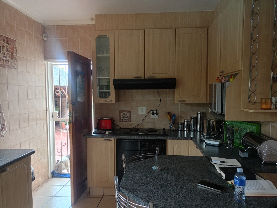 3 Bedroom Property for Sale in Falcon Ridge Gauteng