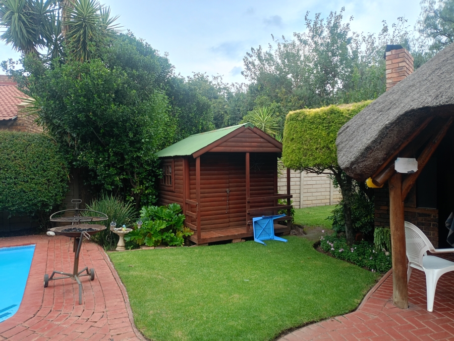 3 Bedroom Property for Sale in Falcon Ridge Gauteng