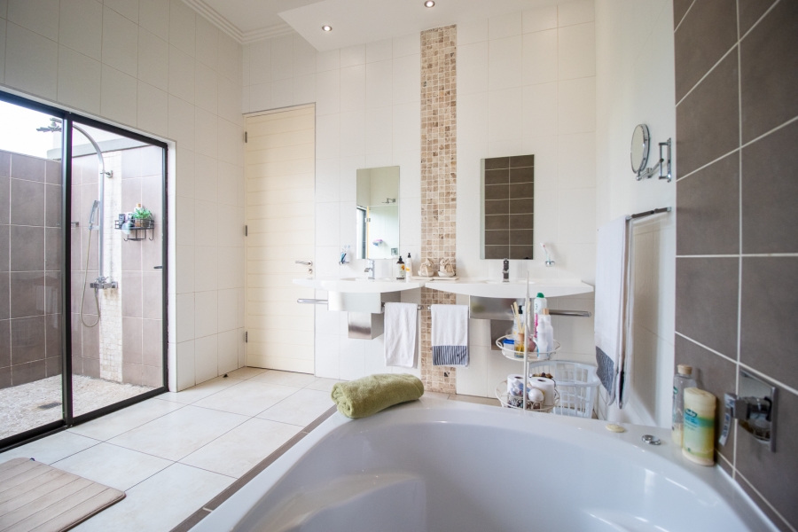 4 Bedroom Property for Sale in Meyersdal Gauteng