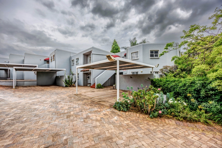 1 Bedroom Property for Sale in Broadacres Gauteng