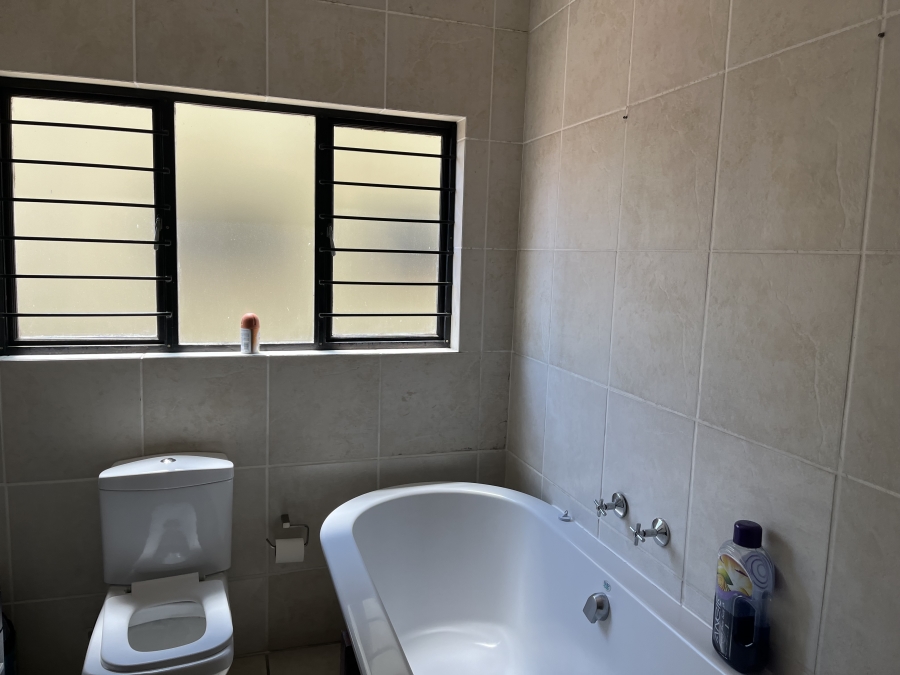 To Let 2 Bedroom Property for Rent in Douglasdale Gauteng