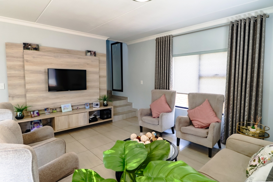 3 Bedroom Property for Sale in Thatchfield Estate Gauteng