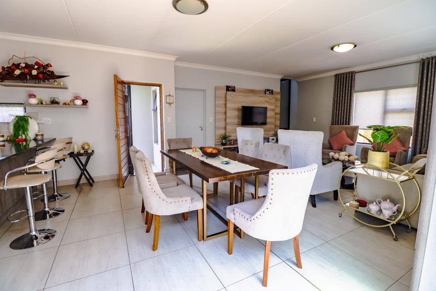 3 Bedroom Property for Sale in Thatchfield Estate Gauteng