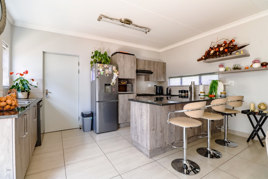 3 Bedroom Property for Sale in Thatchfield Estate Gauteng