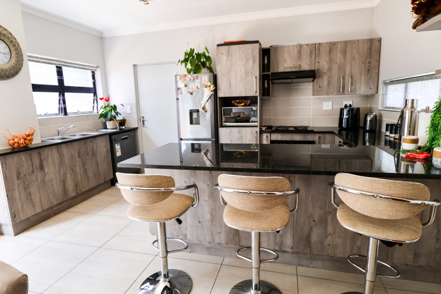 3 Bedroom Property for Sale in Thatchfield Estate Gauteng